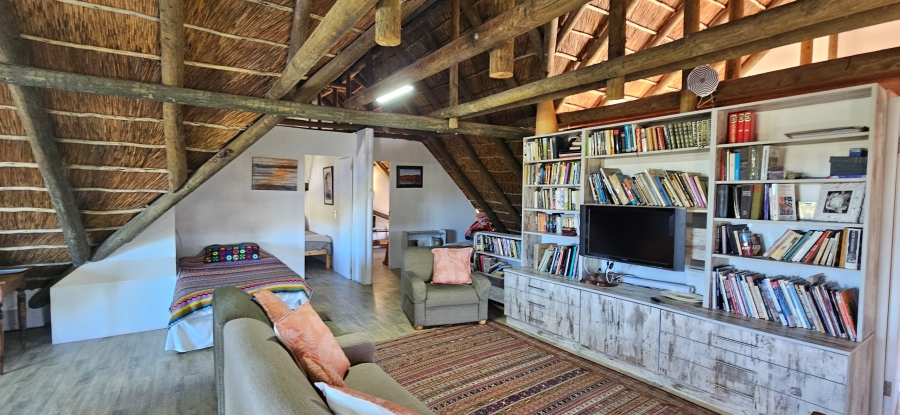 5 Bedroom Property for Sale in Stilbaai Oos Western Cape